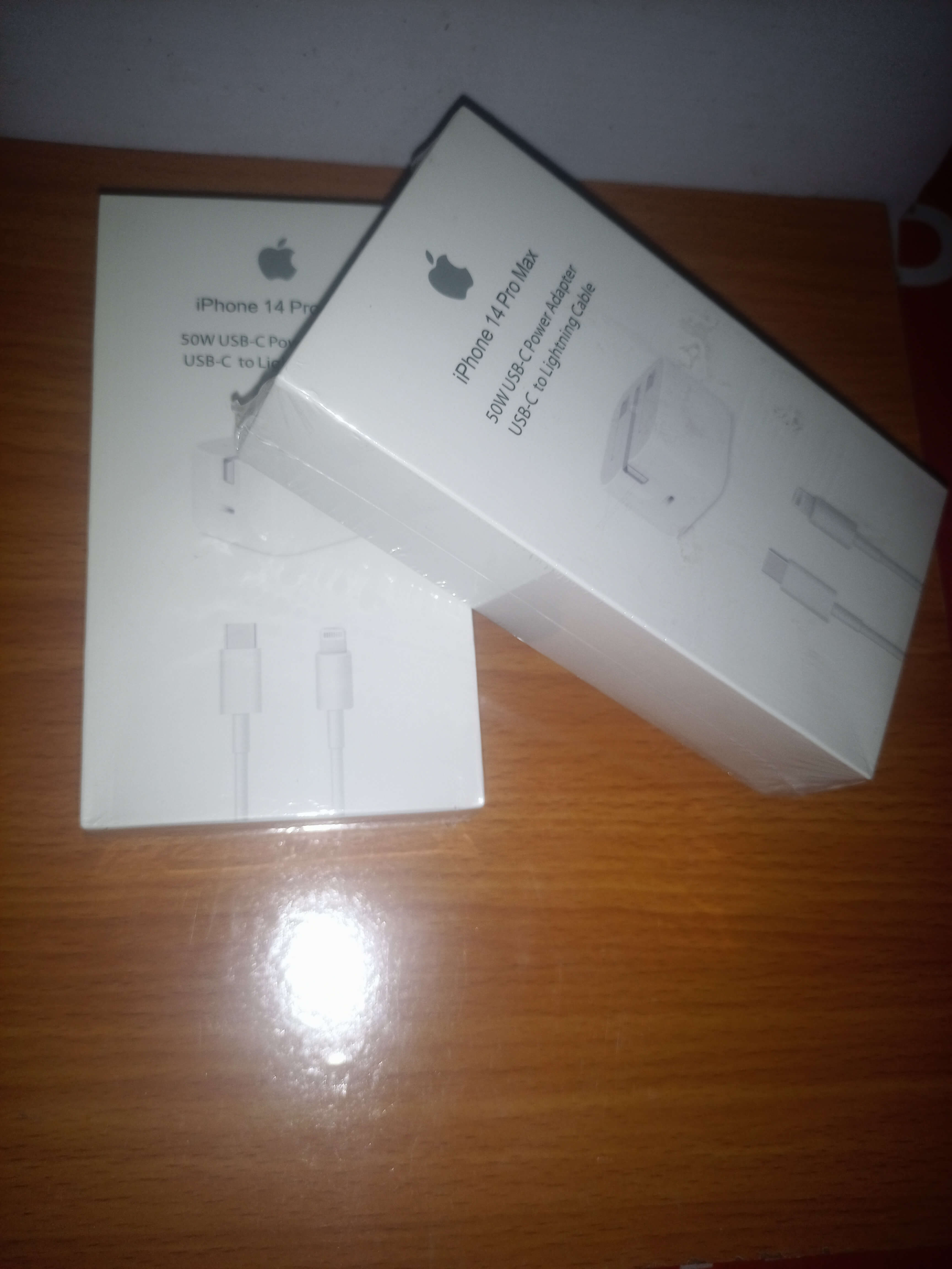 Iphone 14 pro max charger